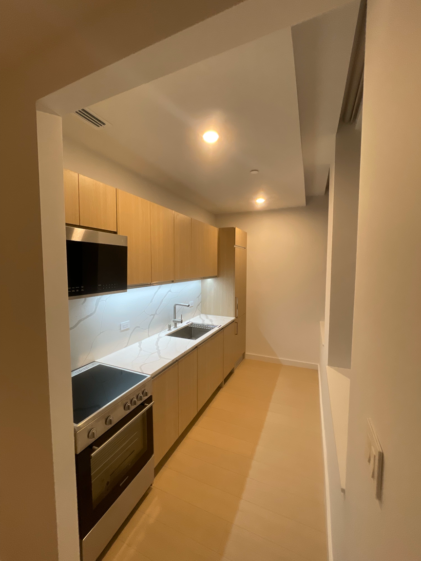 THESQUARE.NYC residential project photograph 12